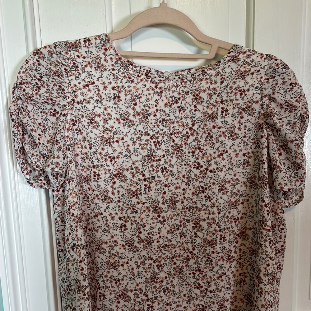 LOFT Gold Ruched Short Sleeve Blouse